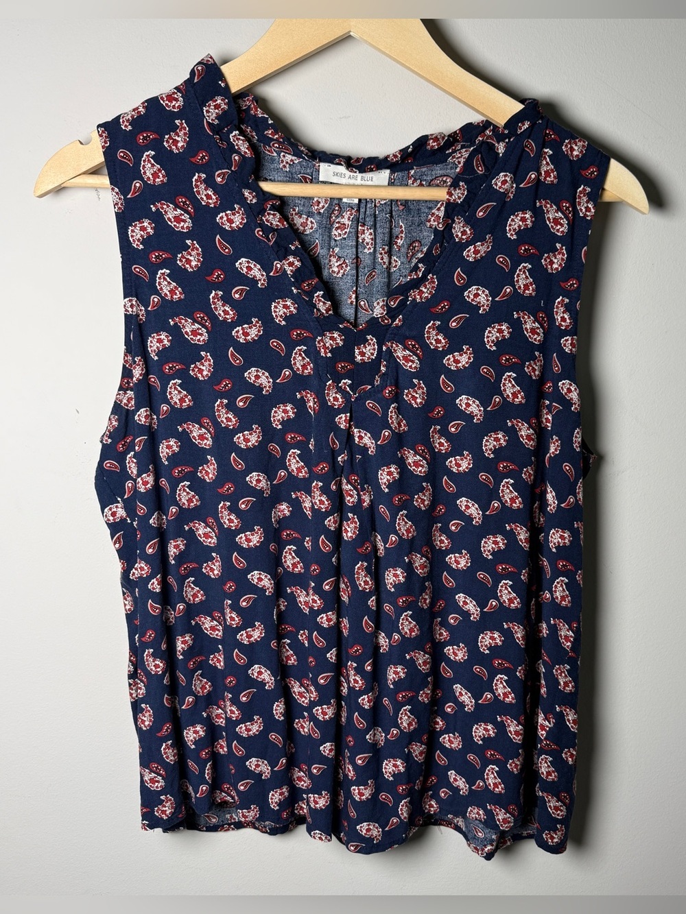 Skies Are Blue Navy Paisley Sleeveless Blouse Size Large 100% Rayon Boho Western